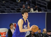 华体会官网-快船整天只考察杨瀚森一人，试训对打将随后打到崩溃