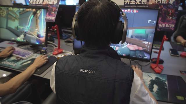 金鹰特攻与星火战魂在无畏契约中上演巅峰对决，最终赢下生死局，网友热议不断