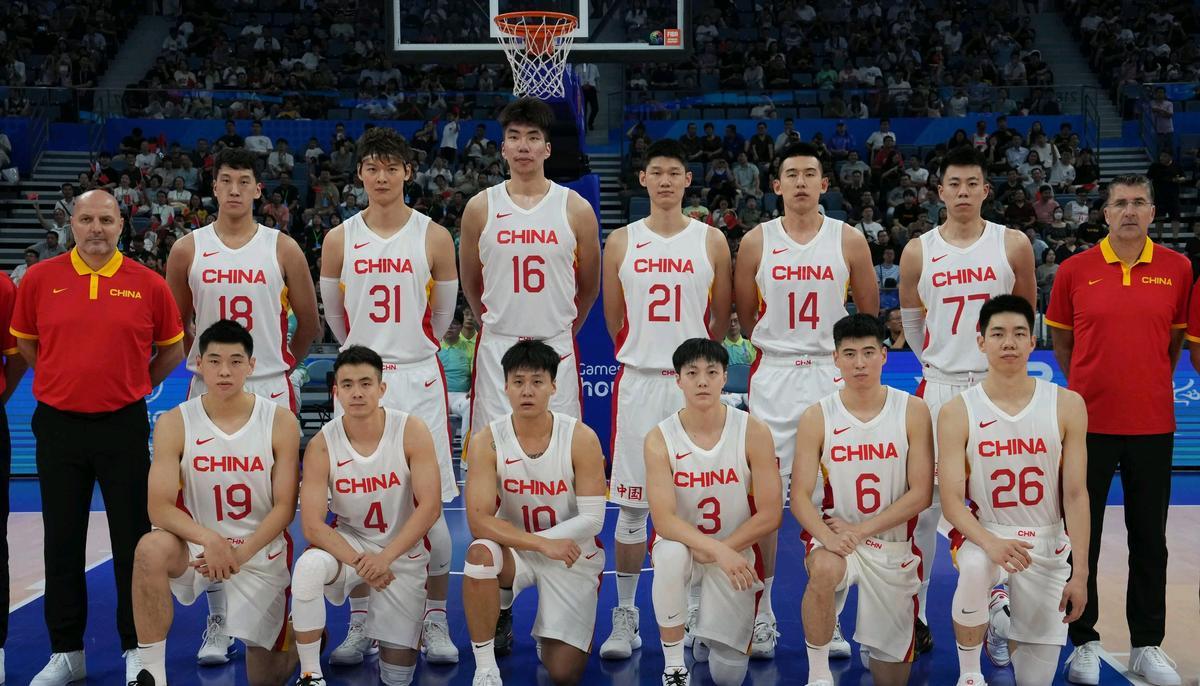 包含中国男篮集训名单：周琦回归赵继伟赵睿在列的词条