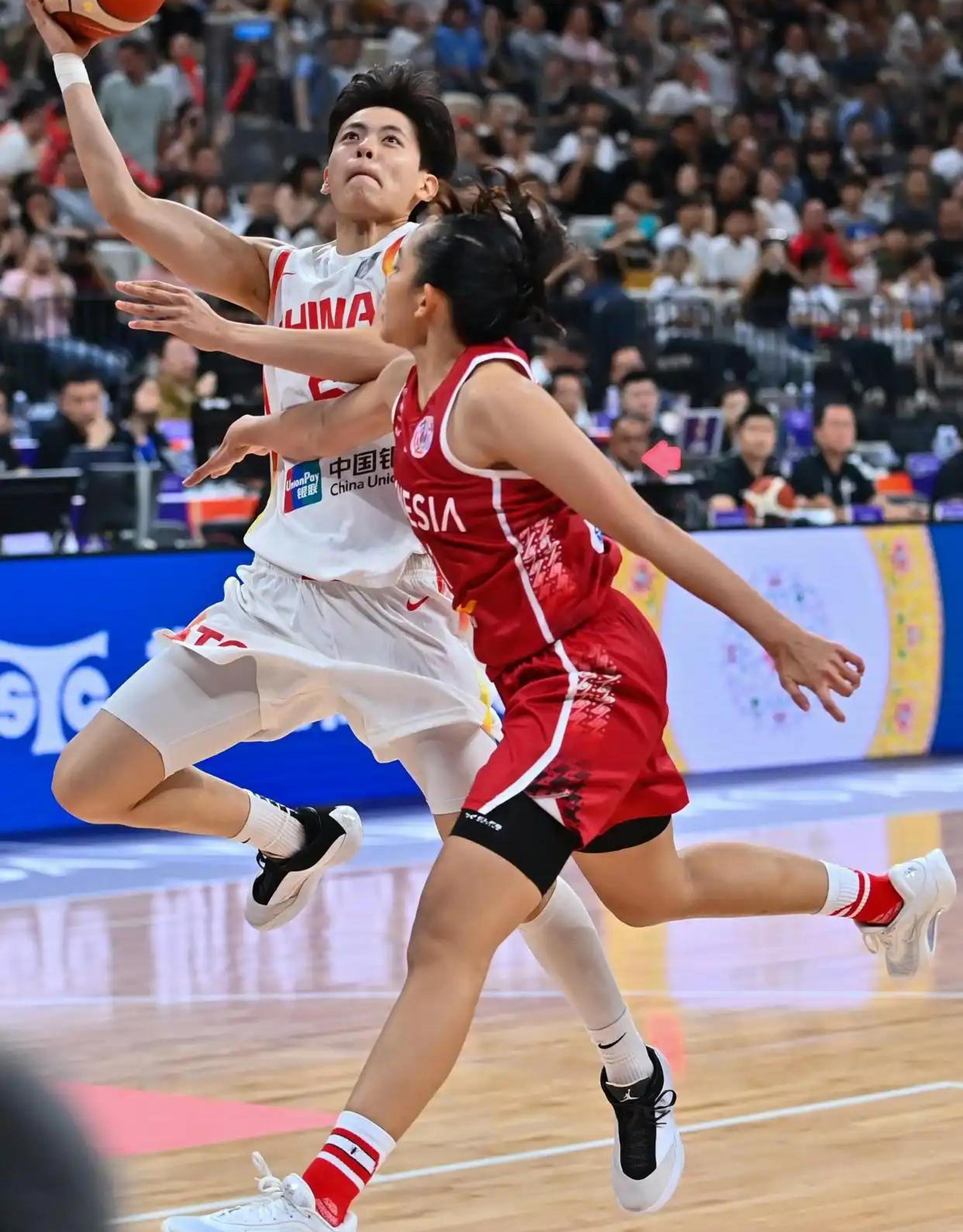 亚洲杯-张子宇11分钟13分女篮胜印尼51分