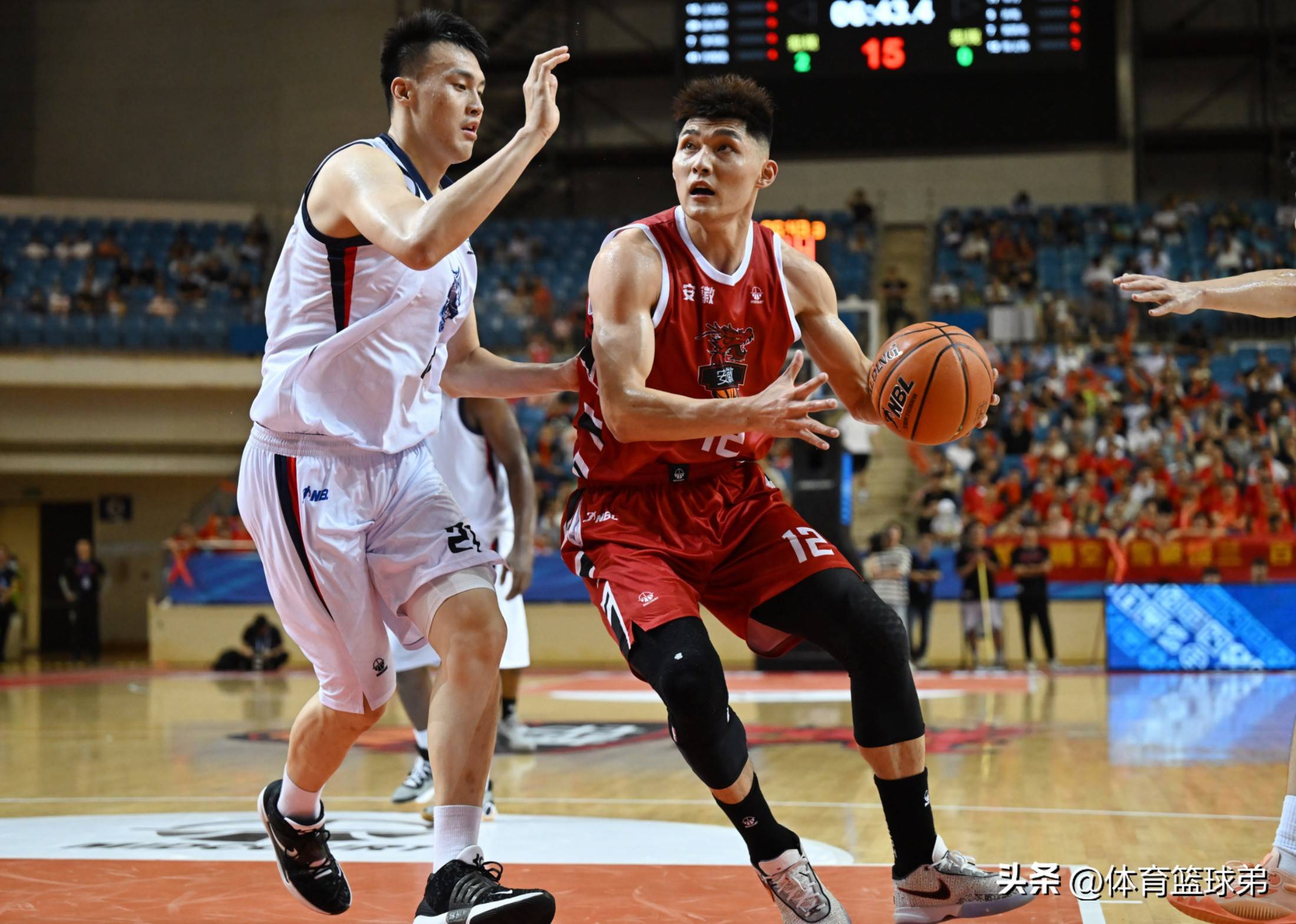 李祥波全场出战4分钟，2中1得到2分1板1抢断(nbl李祥波)