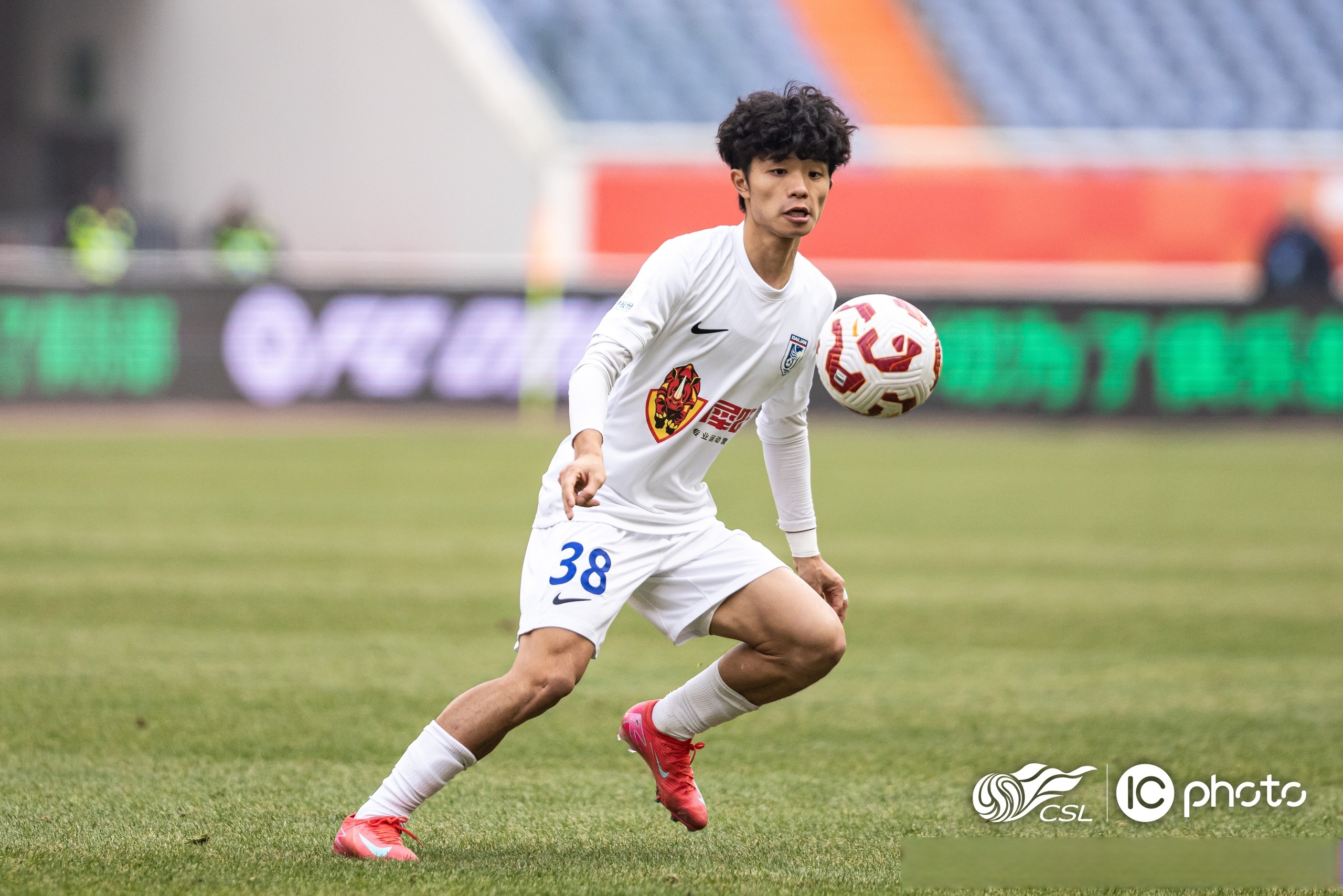 中超-刘祝润建功大连2-0泰山迎2连胜的简单介绍